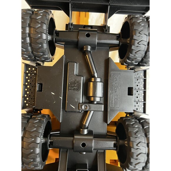 Vintage 2006 1/16th Caterpillar Wheel Excavator (Plastic) by Bruder 02446 - Picture 5 of 6